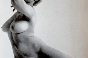Studio - White - nude - short hair-03